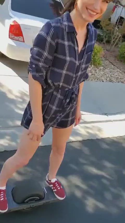celebrity legs natalia dyer clip
