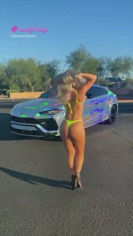 big tits bikini blonde busty car model clip