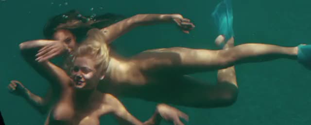 Kelly Brook, Riley Steele Nude - Piranha 3D (2010) HD 1080p thefappeningblog.com