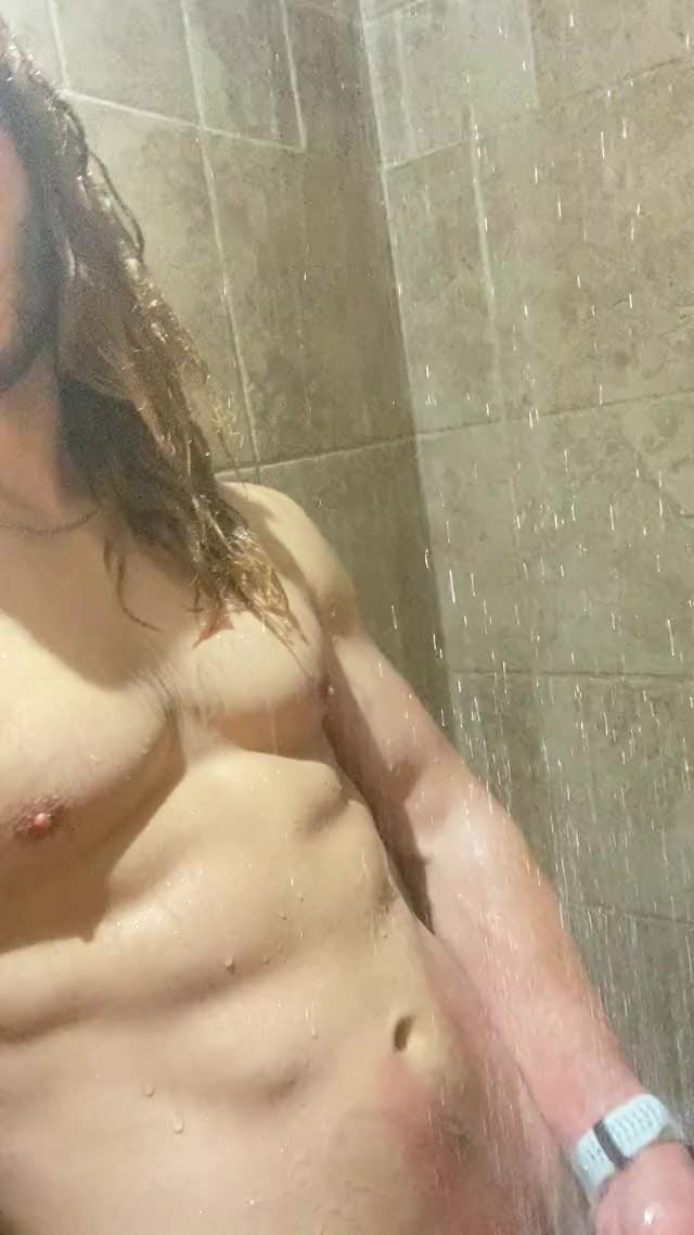 33M looking for a shower buddy ?