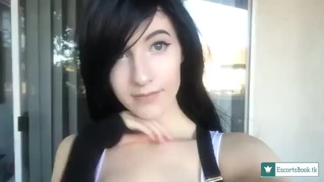 Tifa showing her breasts