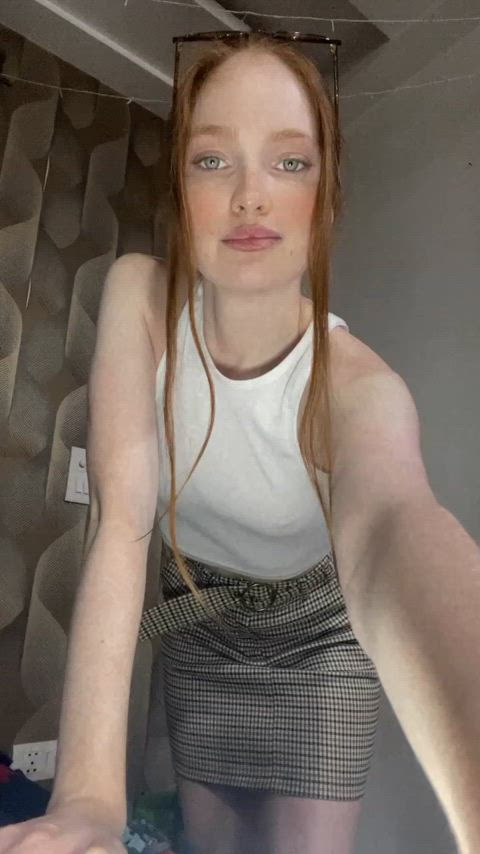 onlyfans redhead tease teen tiktok amateur-girls legal-teens clip