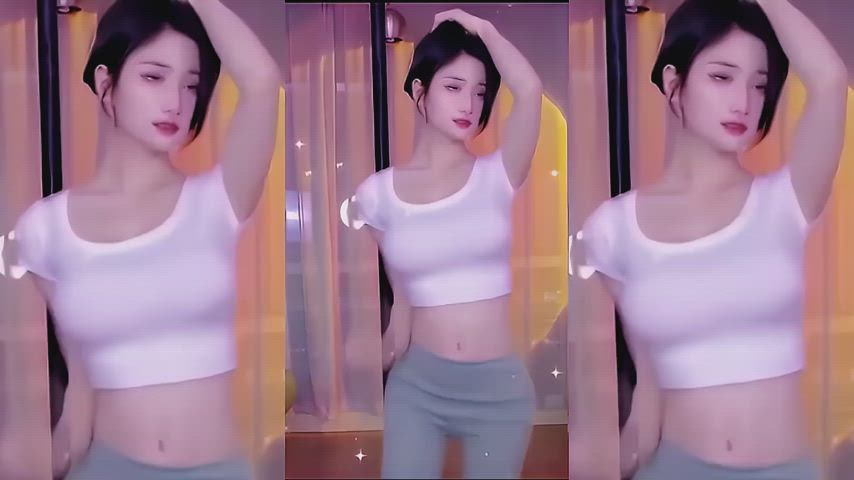 坏空空  Pretty chinese babe dancing (close up)