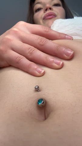 belly button pierced belly clip