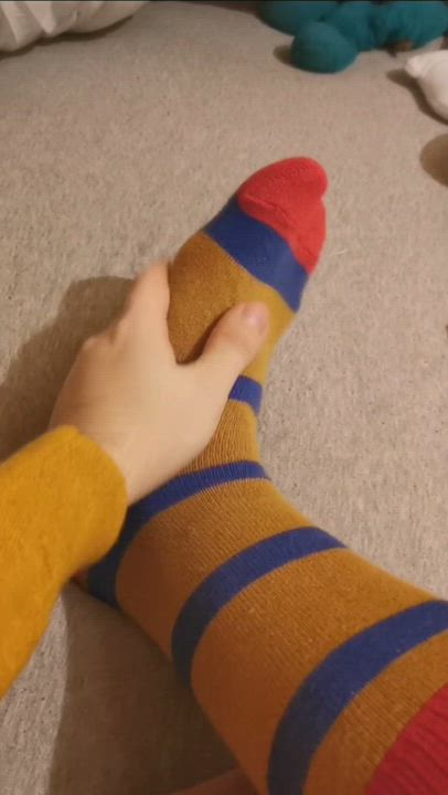 Enjoy this clip of me in 3 different socks ;)