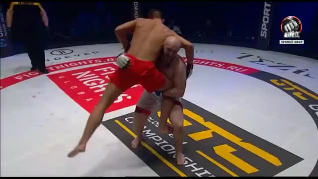 I love when MMA promotions show 2 mins of replays and miss the actual end somehow.