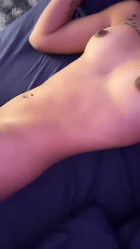 Come fuck me in my bed