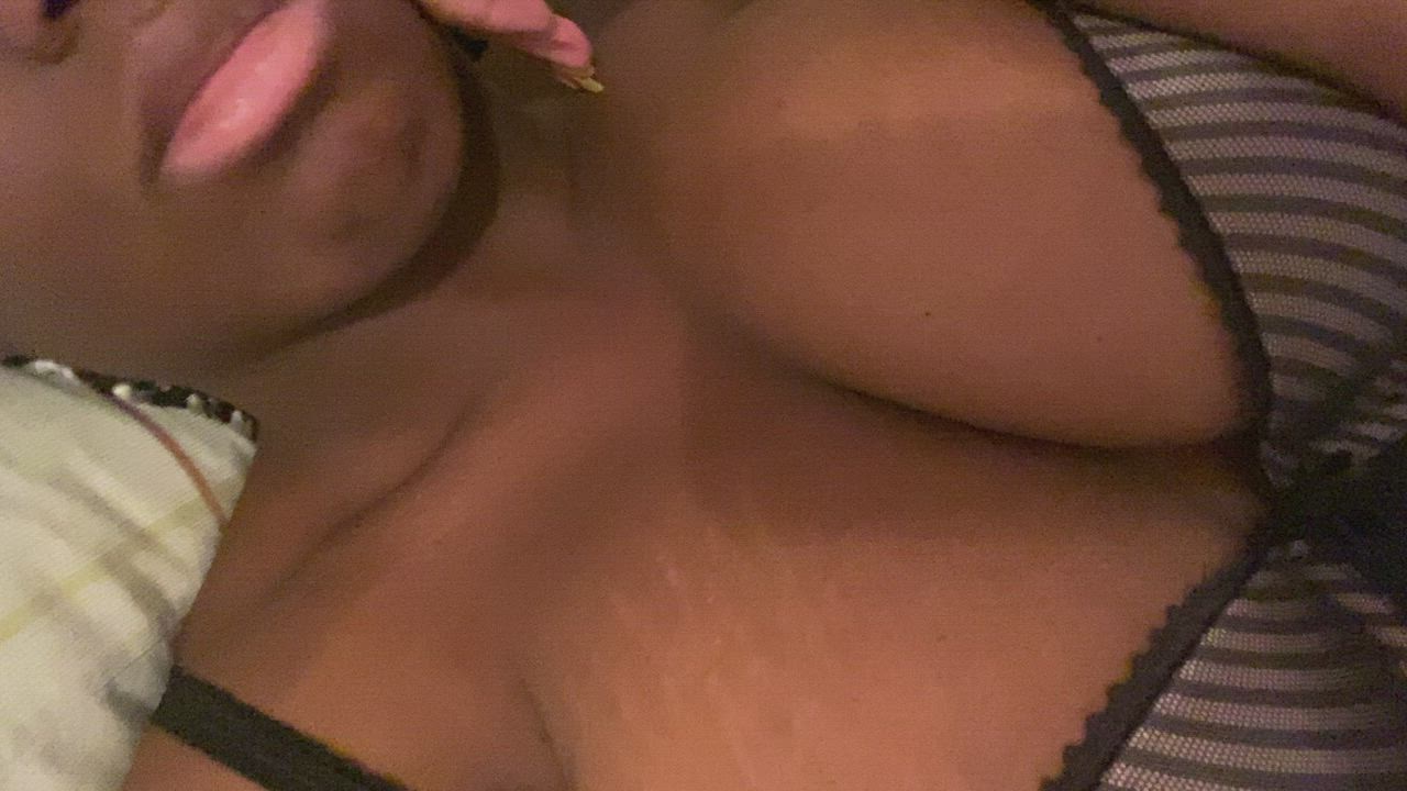 (F19) What's sexier: my big tits or my big lips?