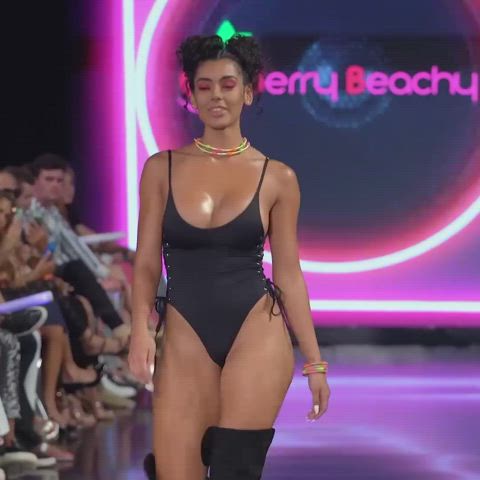 ass bikini booty model clip