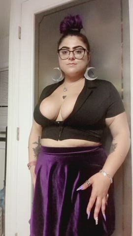 I think my boobs are too big for this top... [OC][GIF]