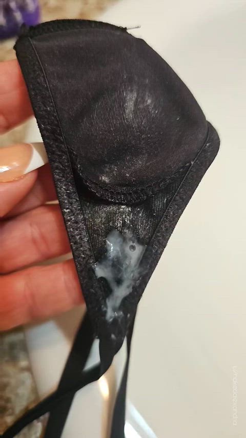 Would you sniff mommy's dirty panties while she's in the shower... 