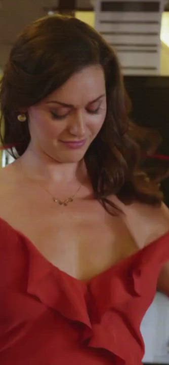 Sarah Power shows off her Tits in Californication