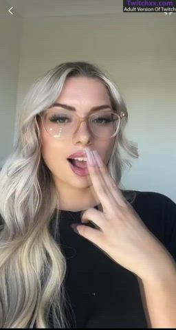 amateur babe big tits blonde busty natural tits teen thick tiktok clip