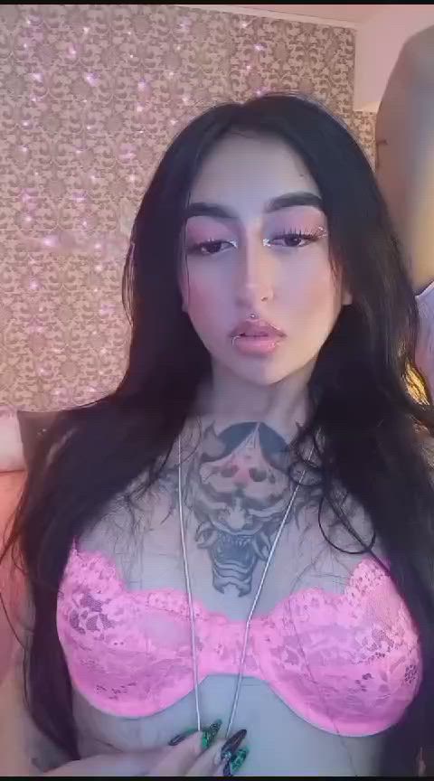 19 years old cute girls natural tits small tits tattoo teen clip