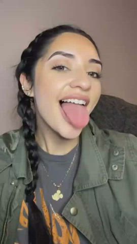 Cute Latina Tongue Fetish clip