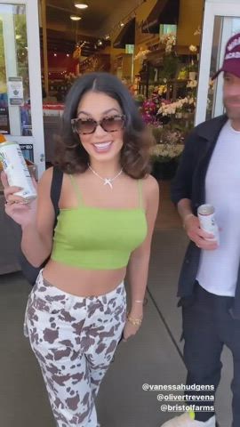 Natural Tits Pokies Vanessa Hudgens clip