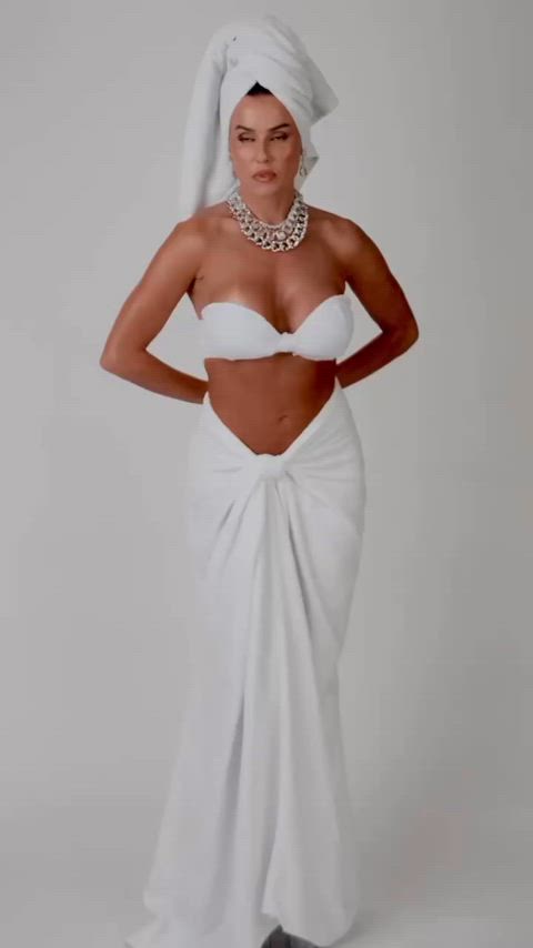 big tits brazilian celebrity cleavage curvy milf clip