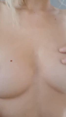 big tits model selfie clip