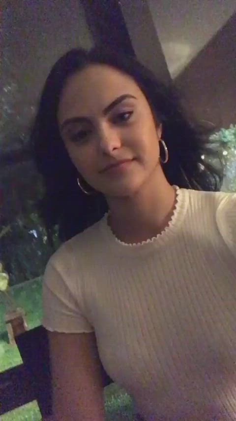 Camila Mendes