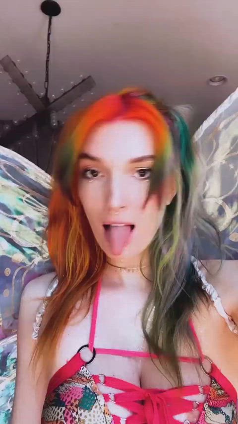braless nipslip selfie celebs clip