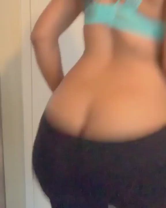 Booty Latina Twerking clip