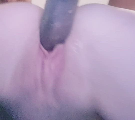 Sperm dripping out my 19 year old pussy