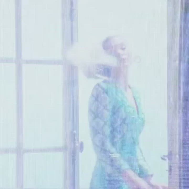 American Blonde Olivia Holt clip