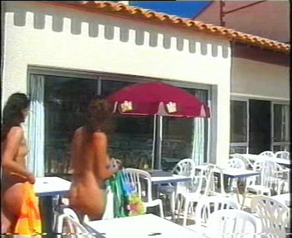 Parafotos - Mediterranean France Naturally (UK2001) (3/6) - Oasis Leucate - café