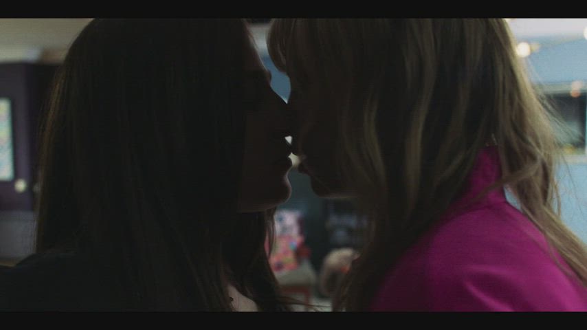 celebrity kissing sex clip