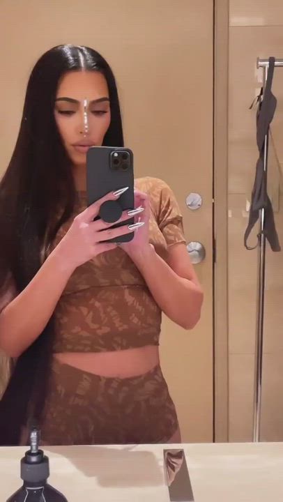 Ass Cleavage Kim Kardashian clip