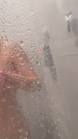 Spreading my pussy in the shower