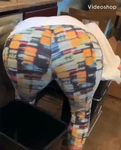 big ass booty bubble butt candid hotwife leggings milf wife clip