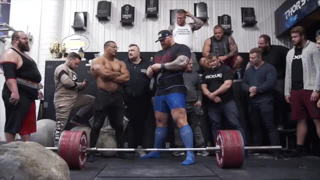 Hafthor Bjornsson "The Mountain" getting hyped up by his squad