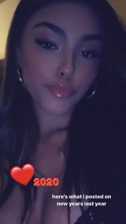Big Tits Cleavage Madison Beer clip