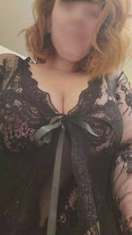 Anyone fancy pale tits and black lace?