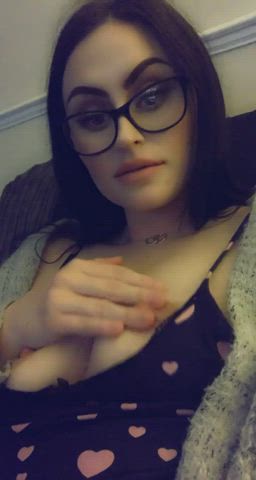 930+ posts including uncensored pics and vids all for $5. I’m doing free dick rates