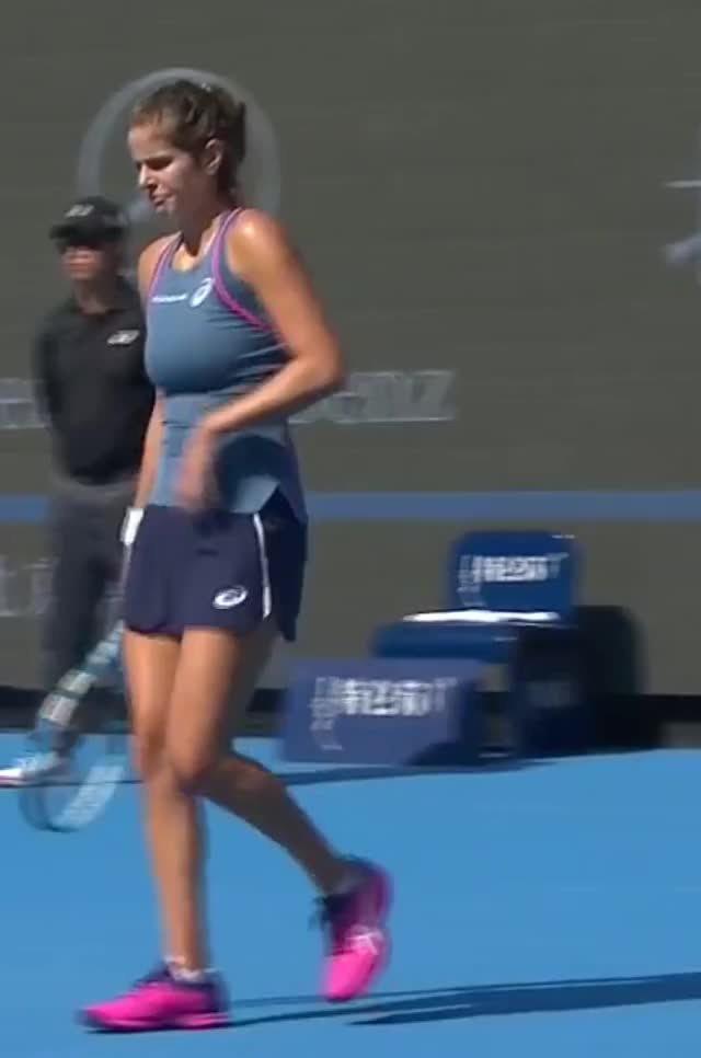 WTA 2018 China Open - 3rd Round - Julia Görges vs Naomi Osaka (04-10-2018)