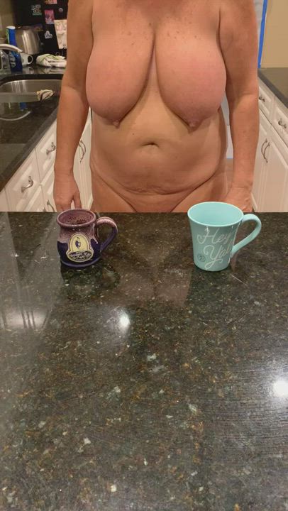 Let me pour you a cup of coffee!! 😘☕️ [F55]