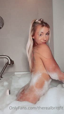 ass bathtub blonde onlyfans clip