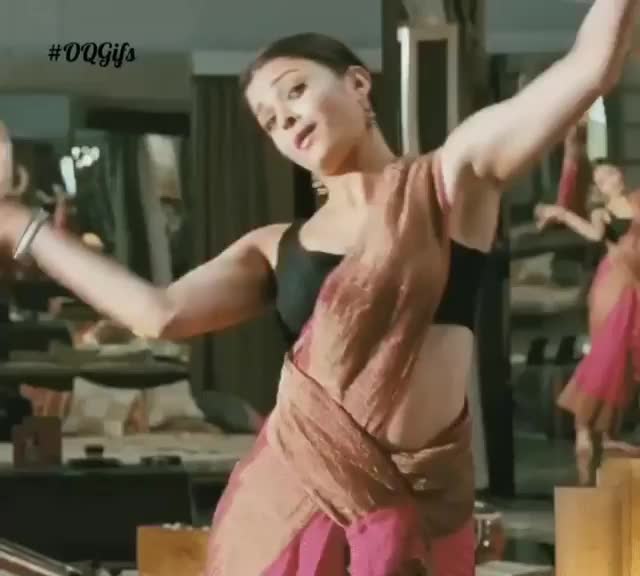 Aishwarya Rai hot armpits!