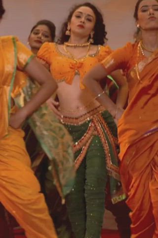 Amruta khanvilkar hot curves item dance