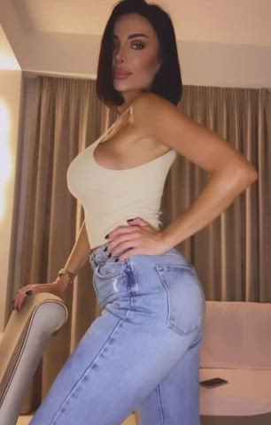 Big Tits Boobs Eye Contact Jeans Lips clip