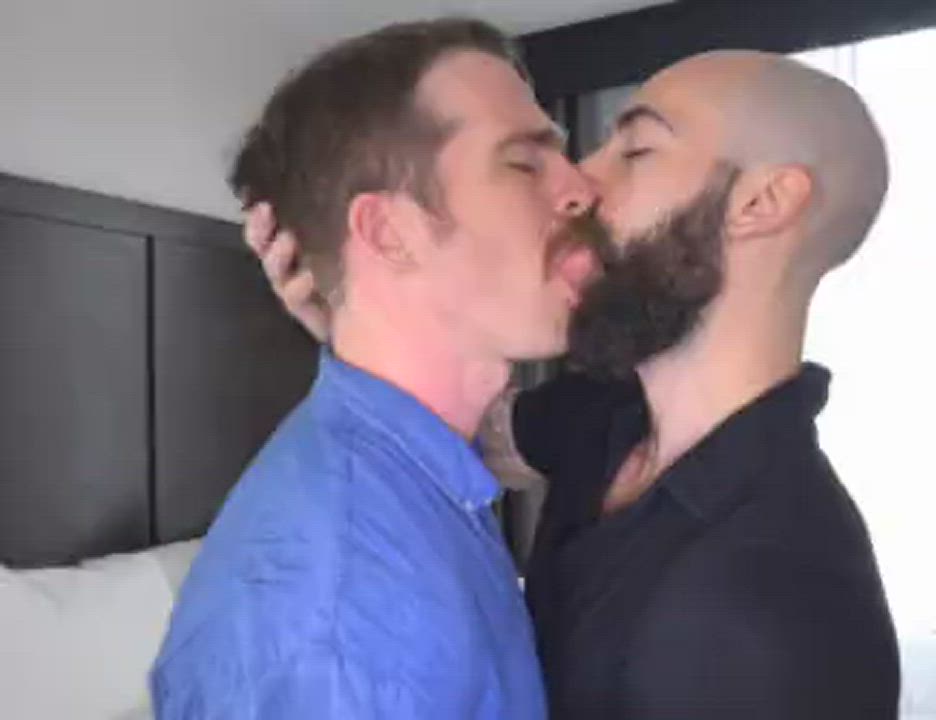 Kissing both his lips &amp; ass the proper way