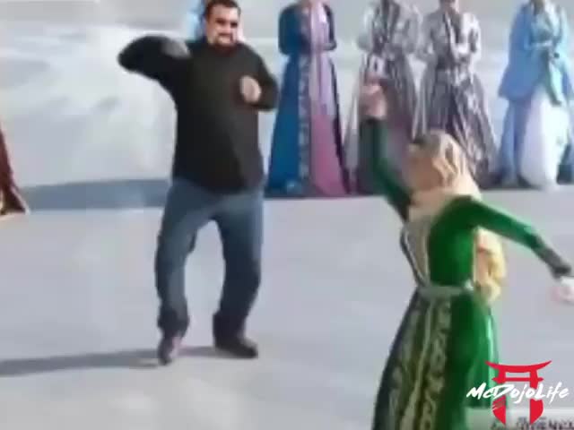 Dancing clip