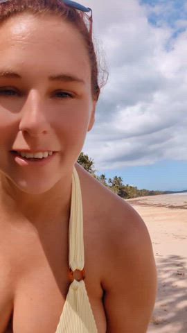 I love getting my tits out on the beach!! ⛱️ I do this all the time on my spicy