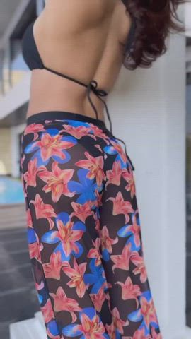 Cheap Silicon Fuck Doll Nikki Tamboli Flaunting her Gaand in Transparent Trousers,