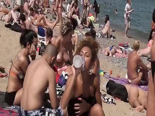 Big Boobs on the Beach (2016)