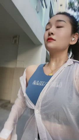 Asian Smile Solo clip
