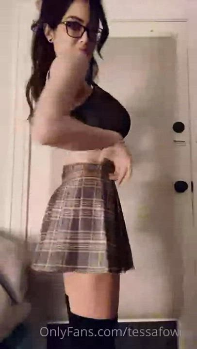 Big Tits Busty Model Strip Tease Tessa Fowler clip