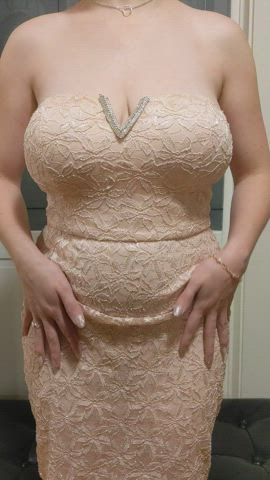 I'm not too sure the [f]ront of this dress is going to do a good job holding in my